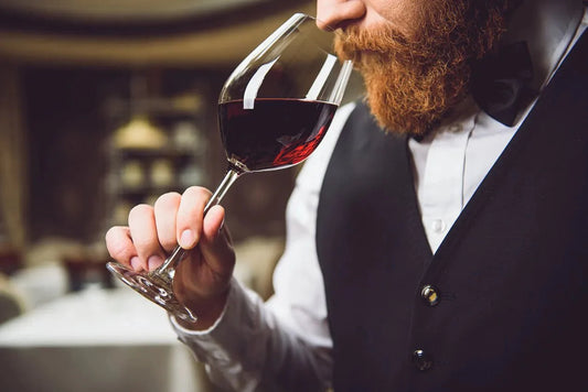 Wein Sommelier: Alles, was du über diesen Beruf wissen musst - Vino del Lago